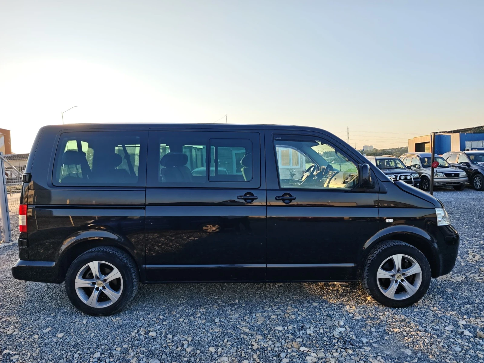 VW T5 Пътнически Caravelle!, снимка 4 - Бусове и автобуси - 55747254