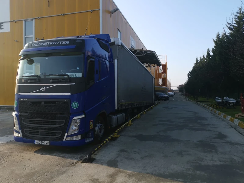 Volvo Fh Перфект, снимка 1 - Камиони - 48741645