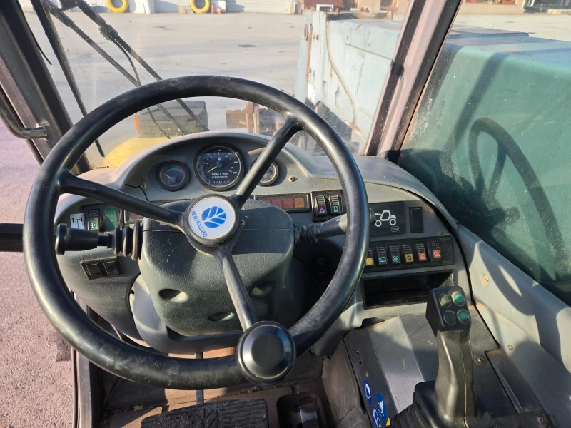 Телескопичен товарач New Holland LM 430 ATPTHC, снимка 2 - Селскостопанска техника - 52503265