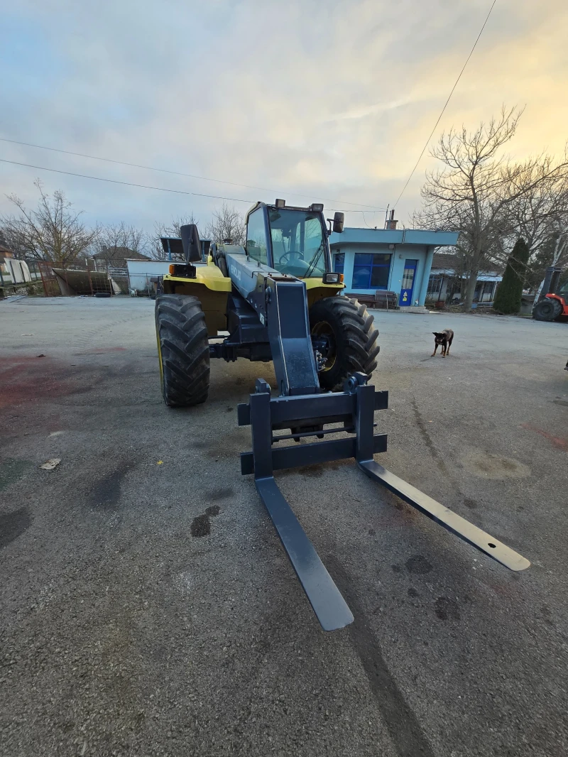 Телескопичен товарач New Holland LM 430 ATPTHC, снимка 16 - Селскостопанска техника - 52503265