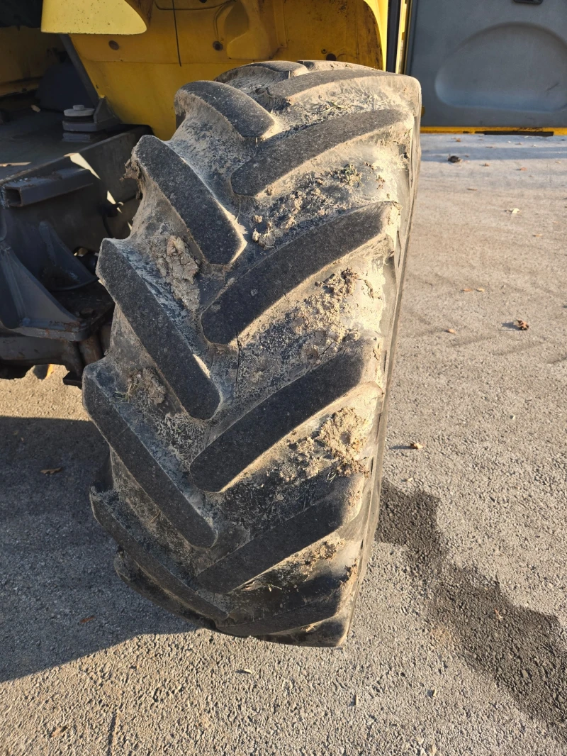 Телескопичен товарач New Holland LM 430 ATPTHC, снимка 8 - Селскостопанска техника - 52503265