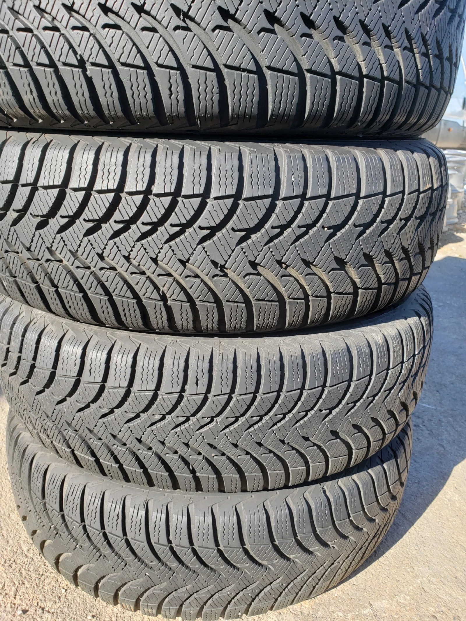 Гуми Зимни 185/65R15, снимка 7 - Гуми и джанти - 56001844