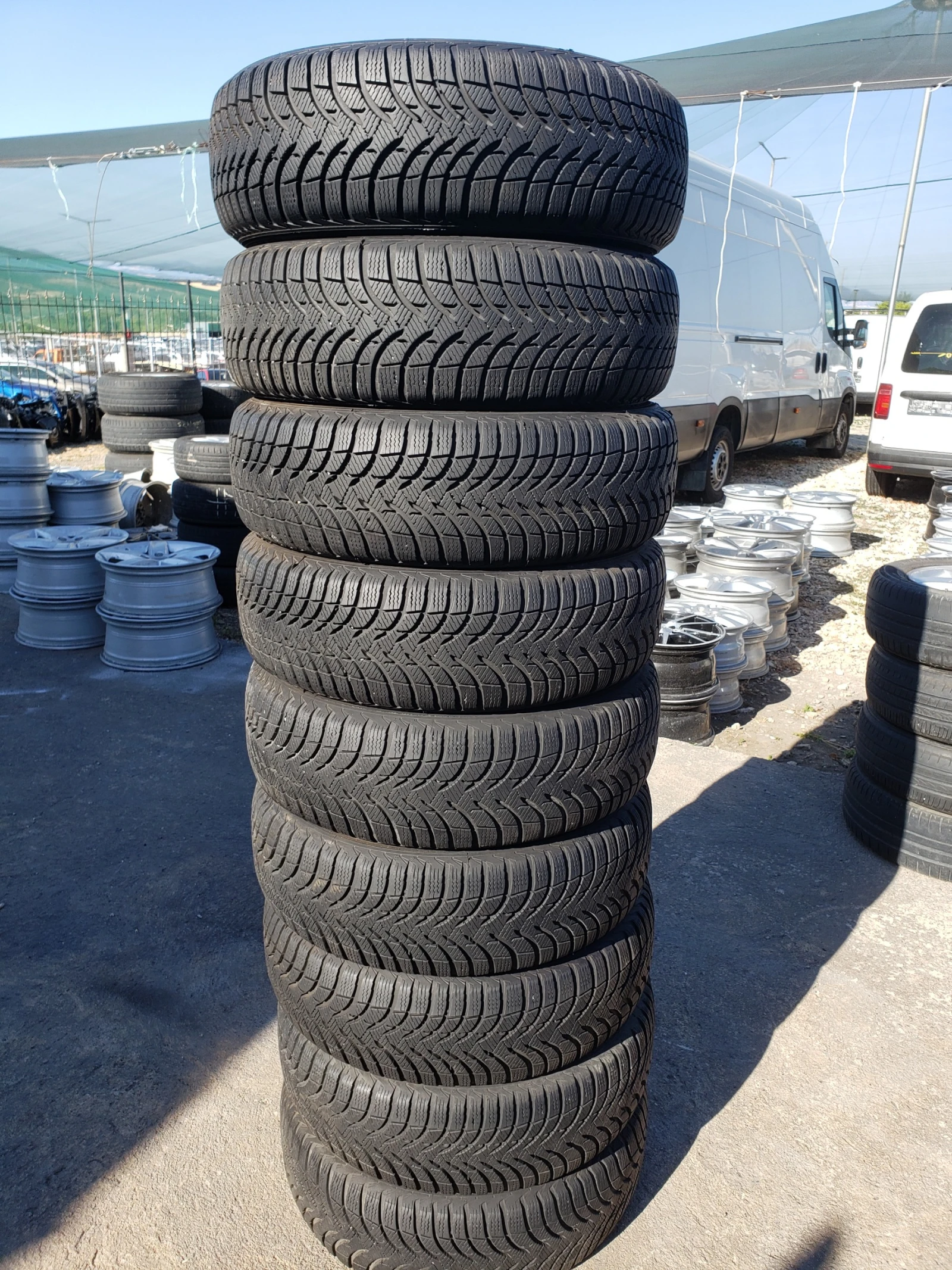 Гуми Зимни 185/65R15, снимка 3 - Гуми и джанти - 56001844