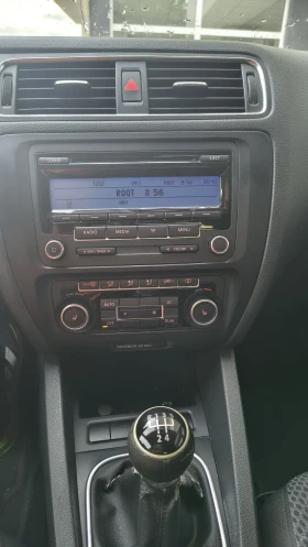 VW Jetta 1.6 tdi 105, снимка 11