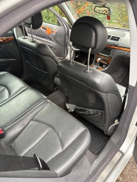 Mercedes-Benz E 320, снимка 15