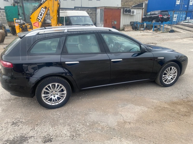 Alfa Romeo 159 sportwagon 1.9JTDm 16v + Navigacia, снимка 5 - Автомобили и джипове - 46743533