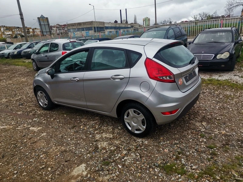 Ford Fiesta 1.2i 5врати , снимка 4 - Автомобили и джипове - 47189773