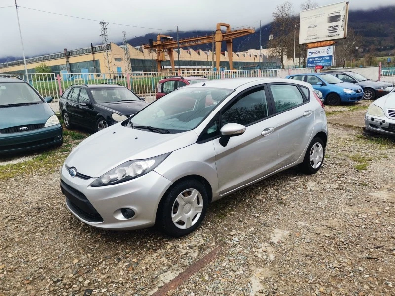 Ford Fiesta 1.2i 5врати , снимка 2 - Автомобили и джипове - 47189773