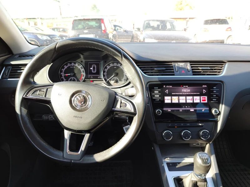 Skoda Octavia 1.6TDI NAVI+ MEDIA DISTRONIC , снимка 11 - Автомобили и джипове - 42472214