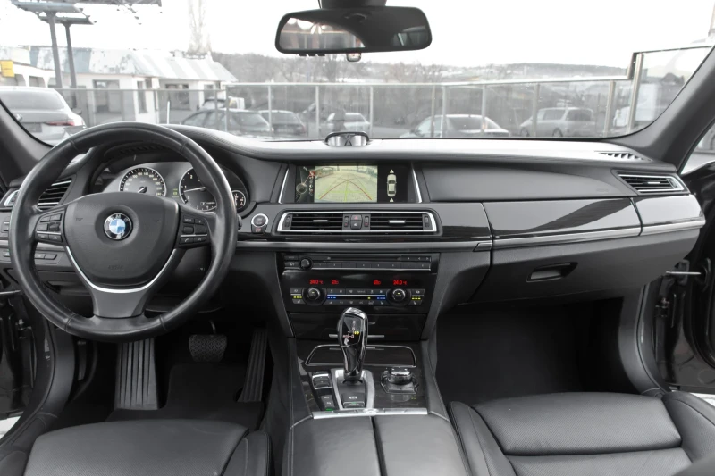 BMW 730 L/B&O/LED/HUD/FULL/3xTV, снимка 9 - Автомобили и джипове - 49237956