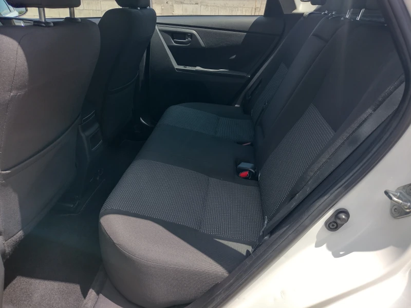 Toyota Auris 1.4 D-4D* 6ск.* Камера* , снимка 11 - Автомобили и джипове - 51075389