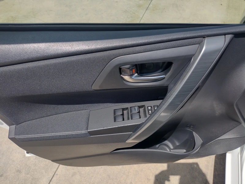 Toyota Auris 1.4 D-4D* 6ск.* Камера* , снимка 14 - Автомобили и джипове - 51075389