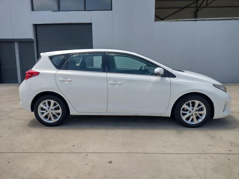 Toyota Auris 1.4 D-4D* 6ск.* Камера* , снимка 6 - Автомобили и джипове - 51075389