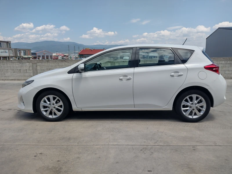 Toyota Auris 1.4 D-4D* 6ск.* Камера* , снимка 2 - Автомобили и джипове - 51075389