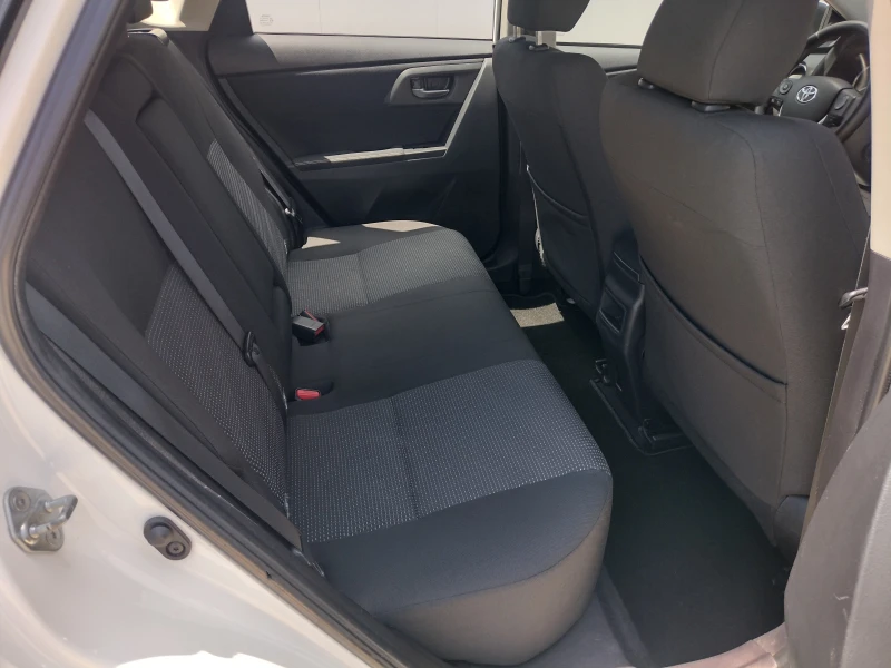Toyota Auris 1.4 D-4D* 6ск.* Камера* , снимка 10 - Автомобили и джипове - 51075389