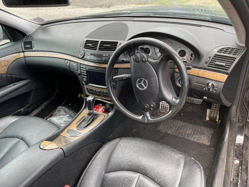 Mercedes-Benz E 280 На части, снимка 4 - Автомобили и джипове - 33153424