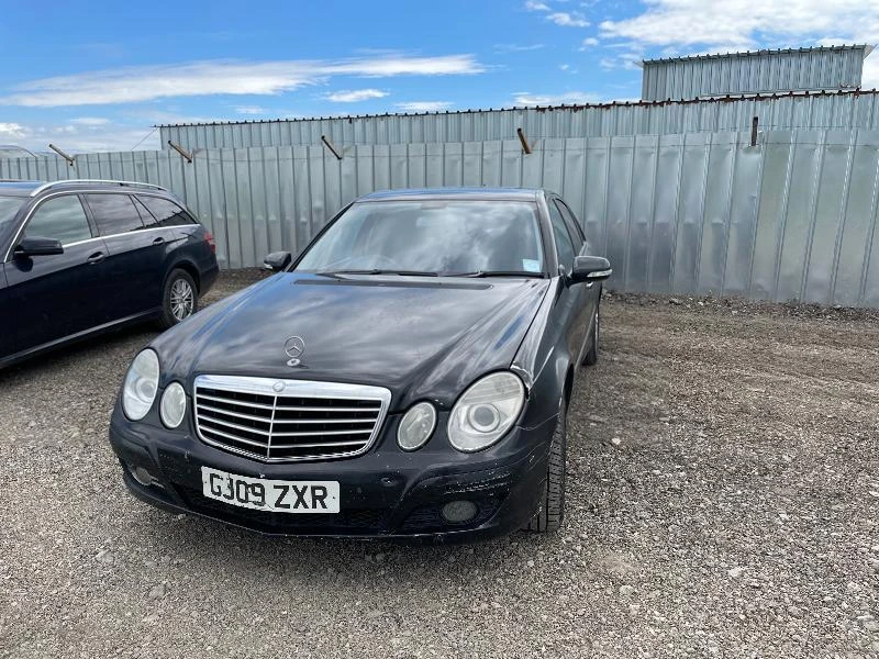 Mercedes-Benz E 280 На части, снимка 3 - Автомобили и джипове - 33153424