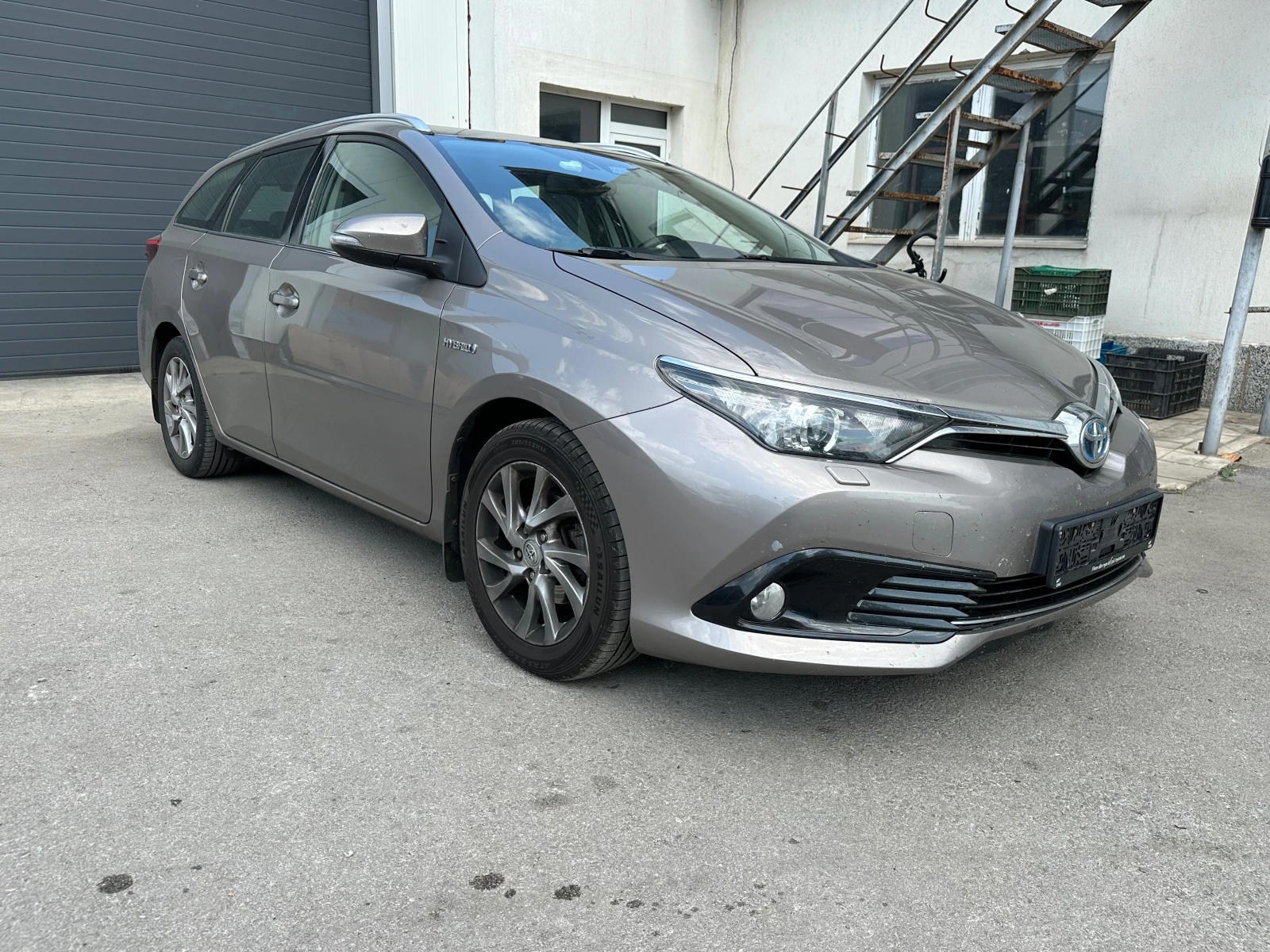 Toyota Auris 1.8-Хибрид - [1] 