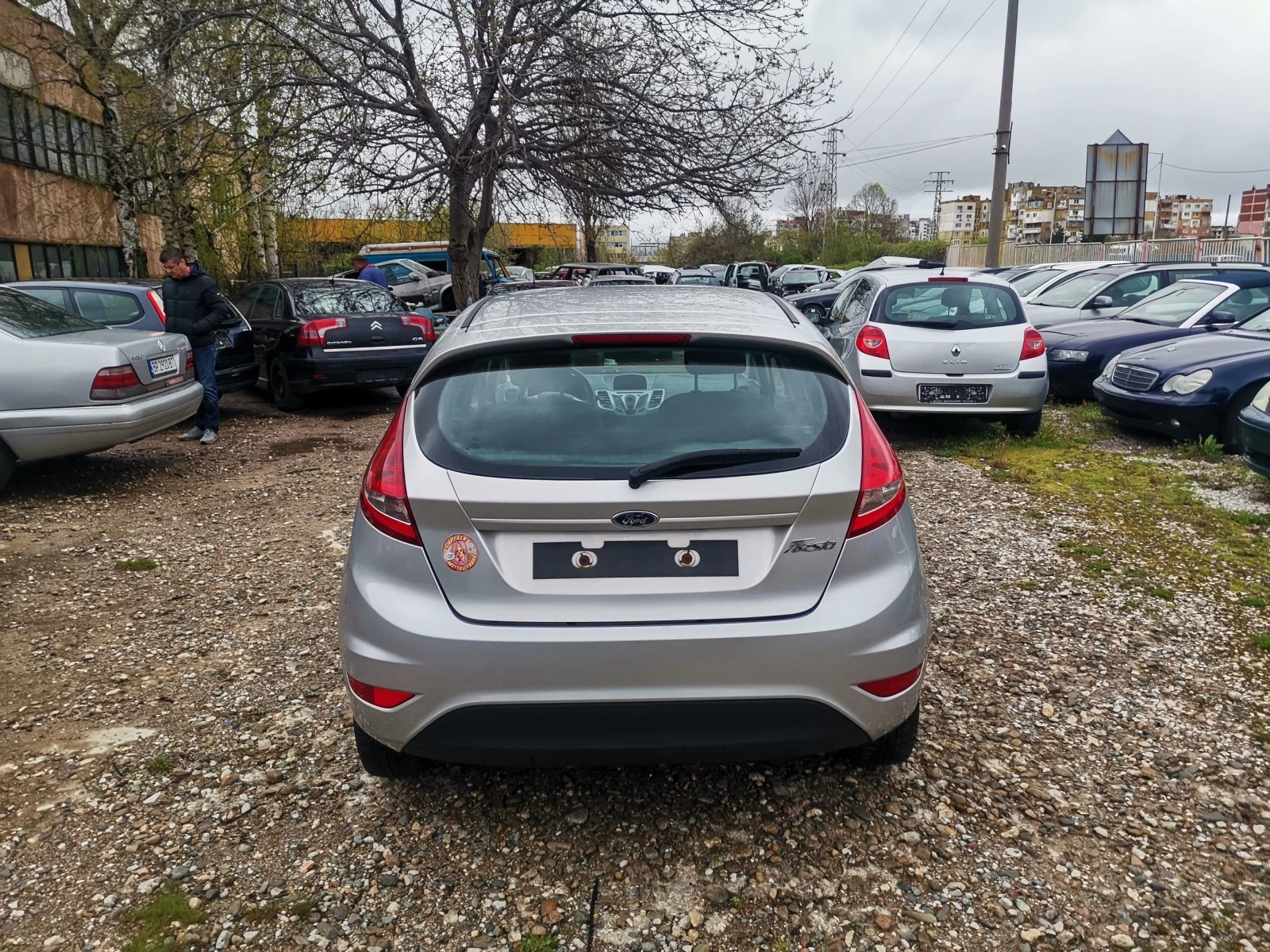 Ford Fiesta 1.2i 5врати  - изображение 6