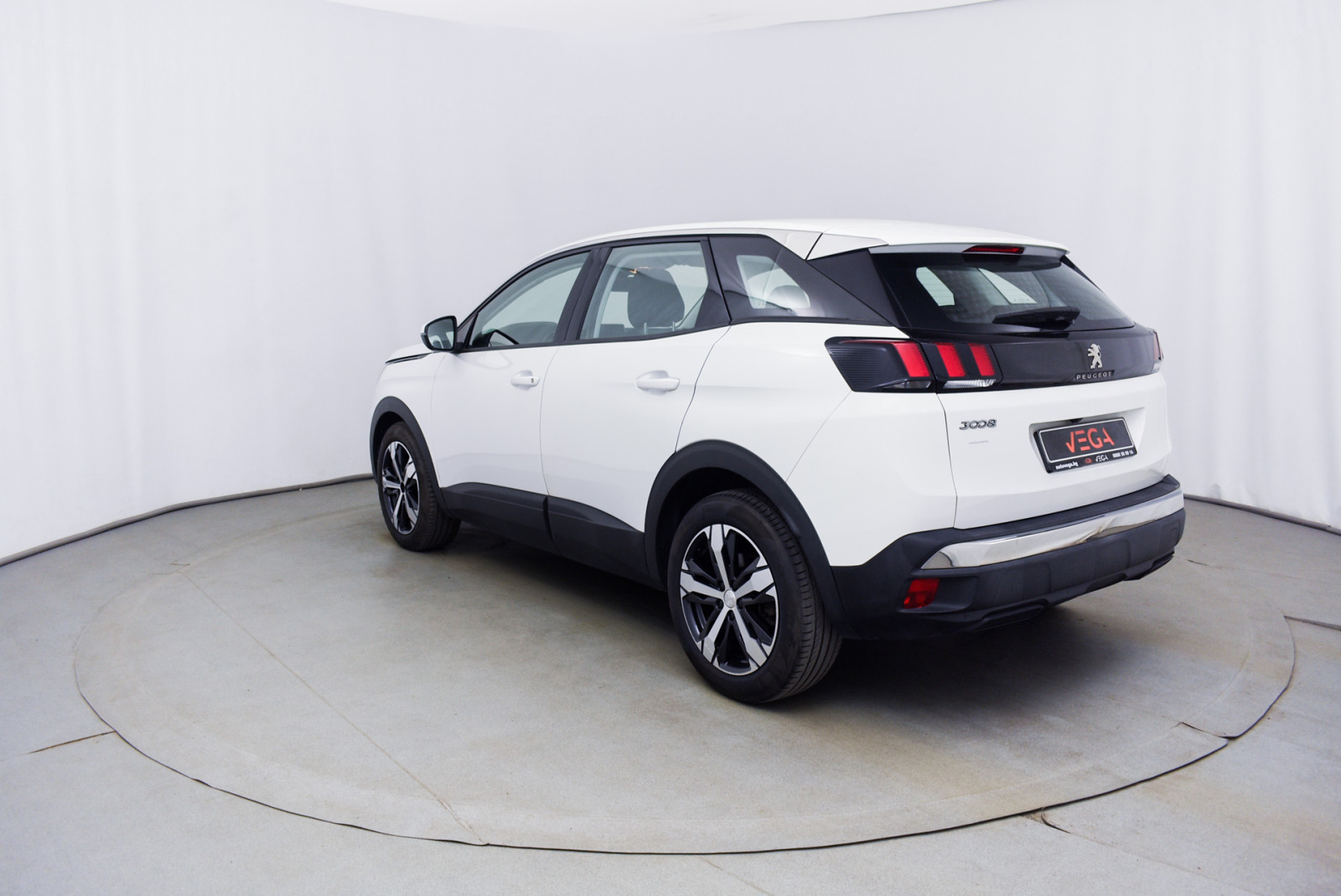 Peugeot 3008 1.5 HDI E6 - изображение 3