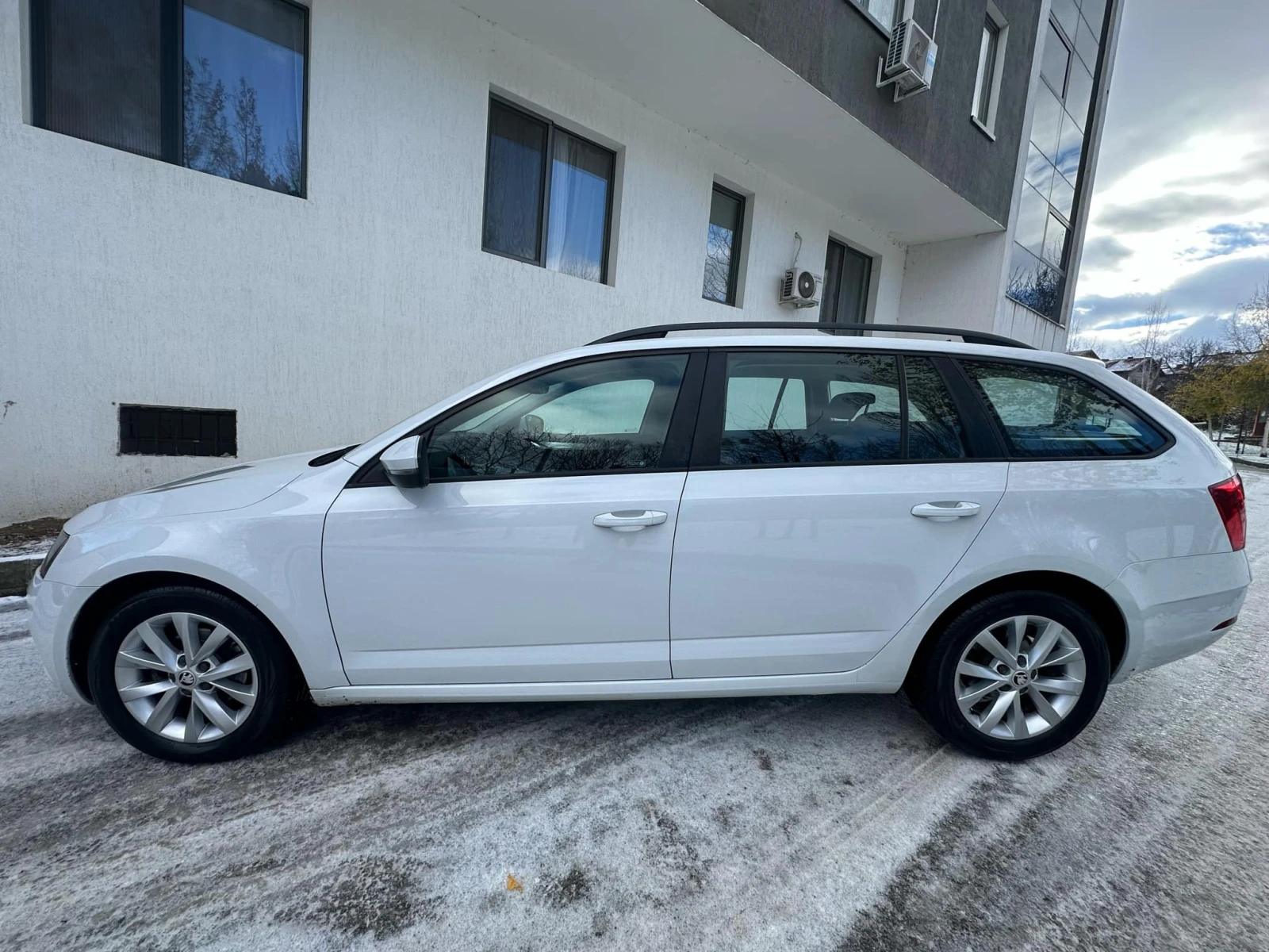 Skoda Octavia 1.6d / АВТОМАТИК - изображение 4