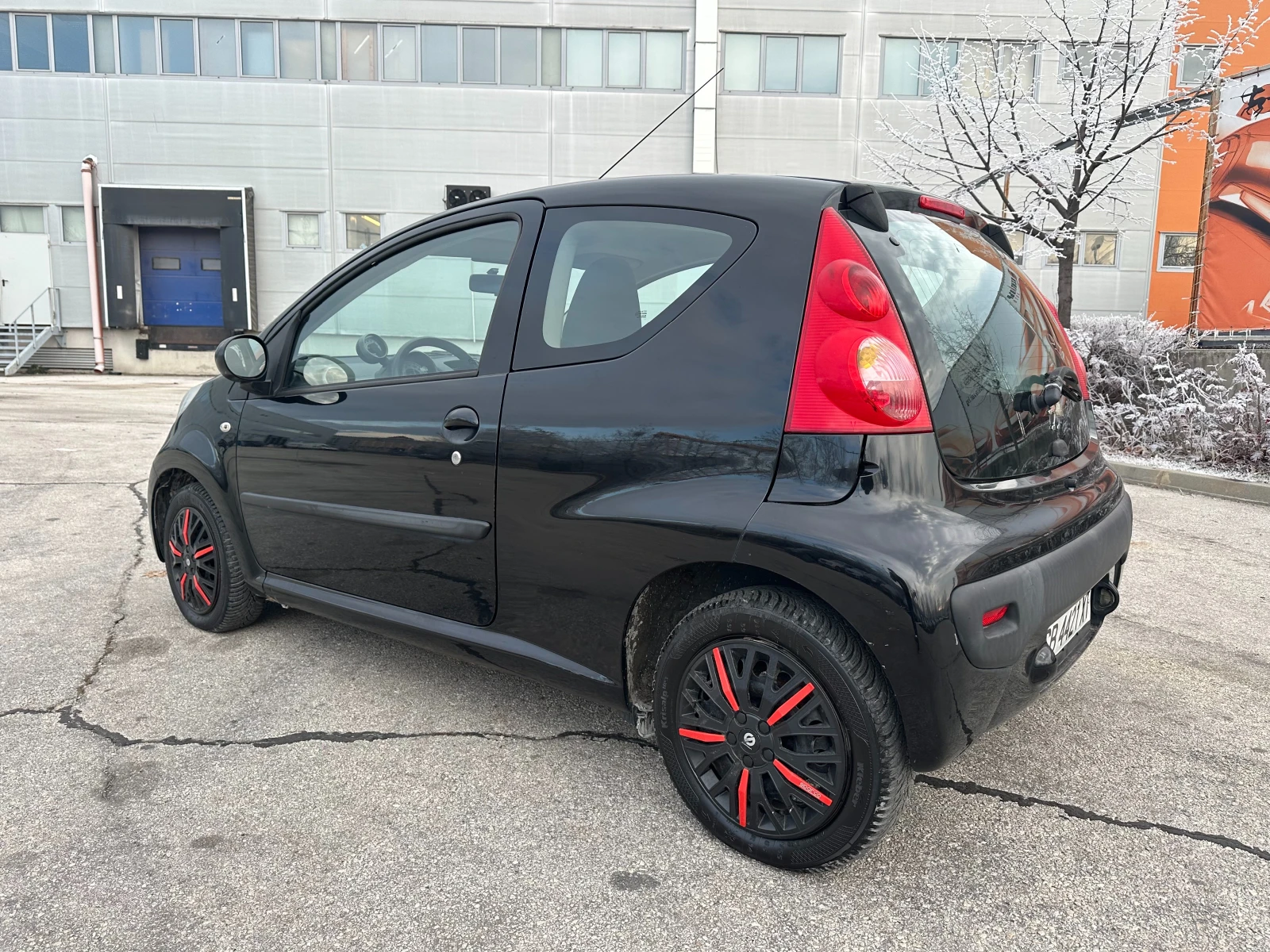 Peugeot 107 1.0i 68 к.с. - изображение 3