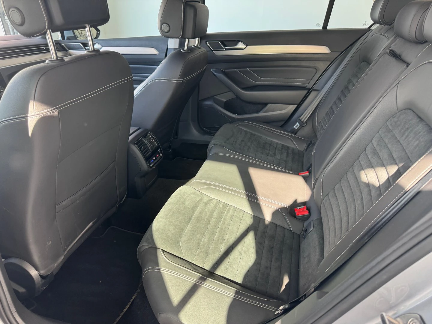 VW Passat Elegance 1.5 TSI OPF DSG - изображение 7