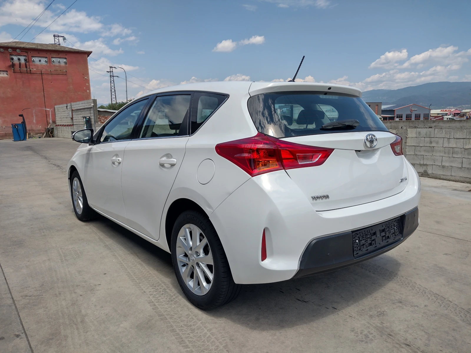 Toyota Auris 1.4 D-4D* 6ск.* Камера*  - изображение 3