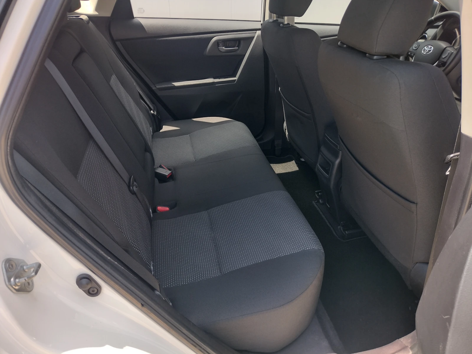 Toyota Auris 1.4 D-4D* 6ск.* Камера*  - изображение 10