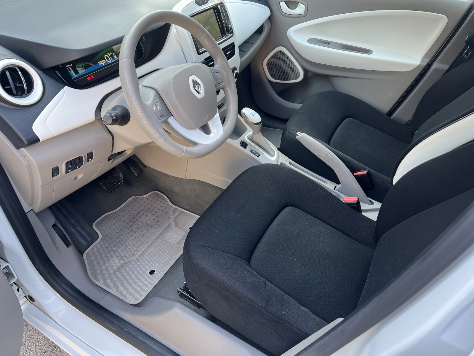 Renault Zoe R90 Life, снимка 12 - Автомобили и джипове - 54345734