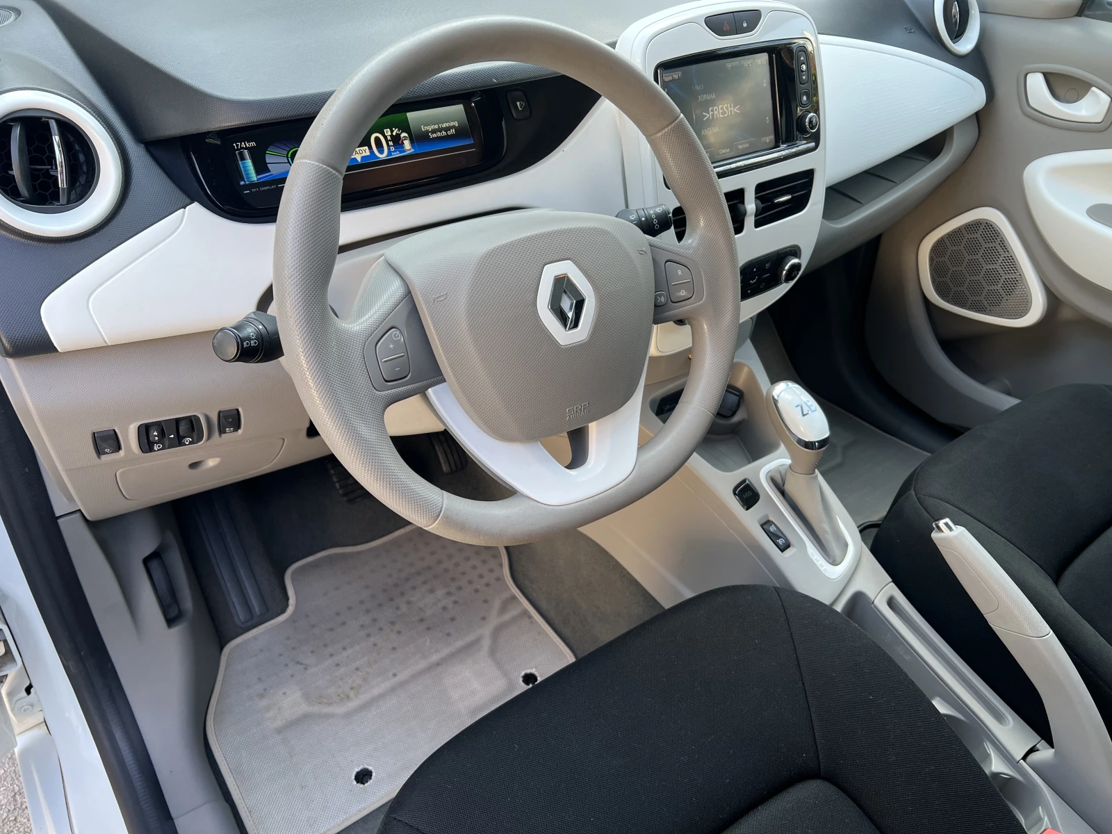 Renault Zoe R90 Life, снимка 11 - Автомобили и джипове - 54345734