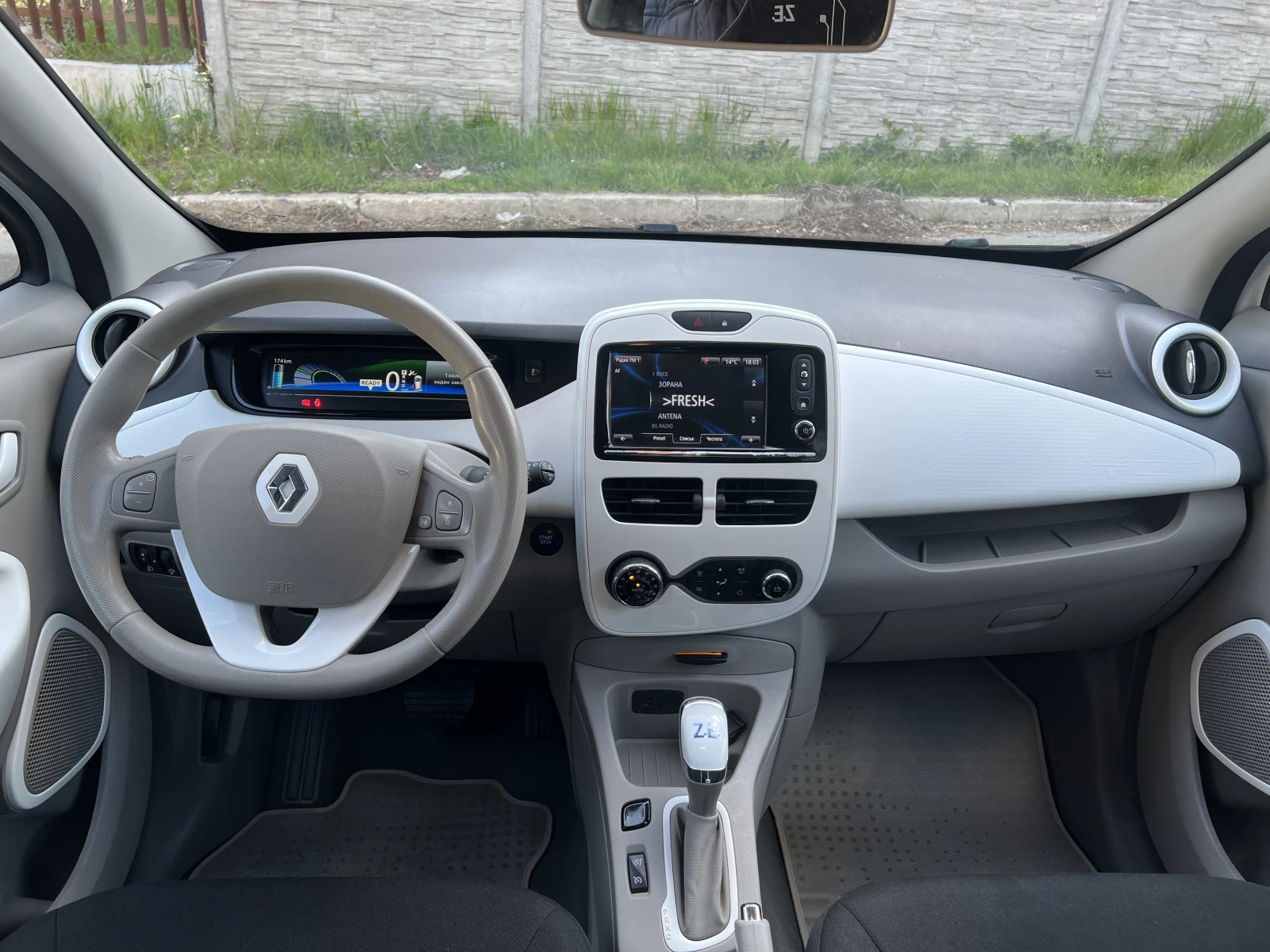 Renault Zoe R90 Life, снимка 13 - Автомобили и джипове - 54345734