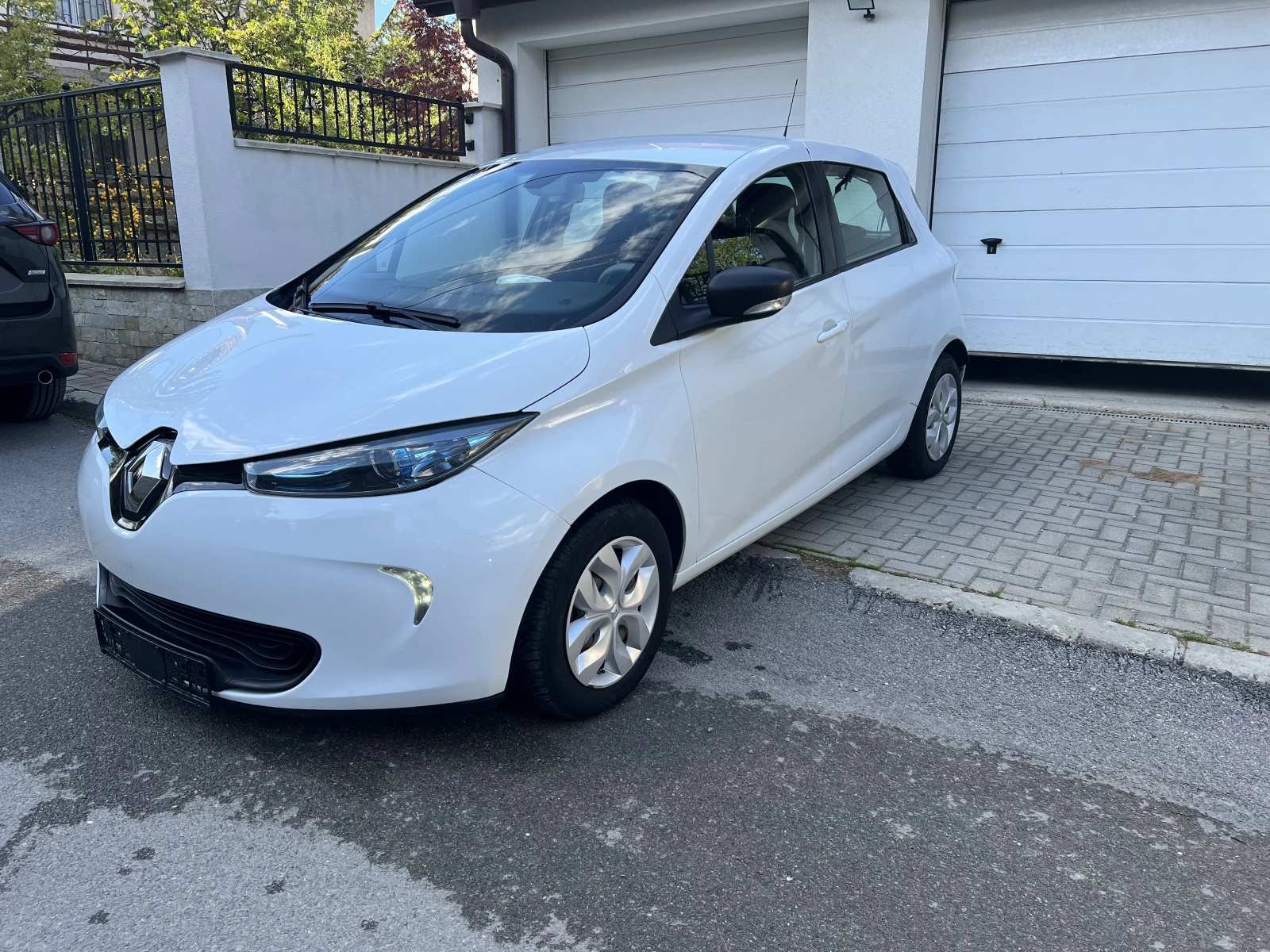 Renault Zoe R90 Life, снимка 2 - Автомобили и джипове - 54345734