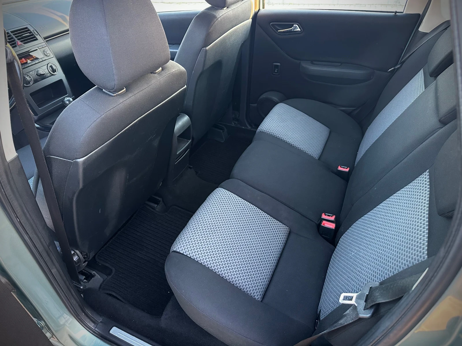 Mercedes-Benz A 150 Автоматик, снимка 16 - Автомобили и джипове - 54459419