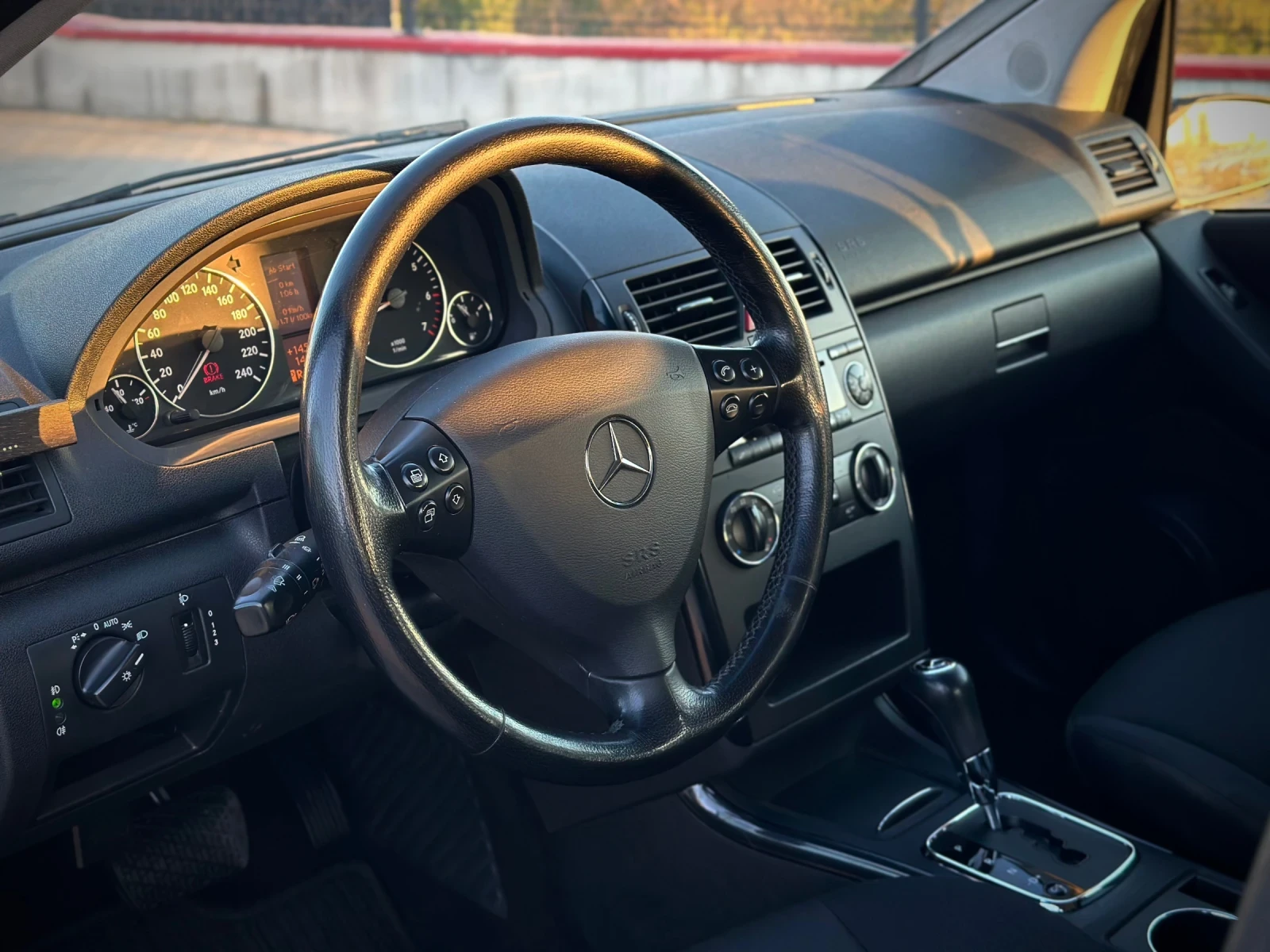 Mercedes-Benz A 150 Автоматик, снимка 8 - Автомобили и джипове - 54459419