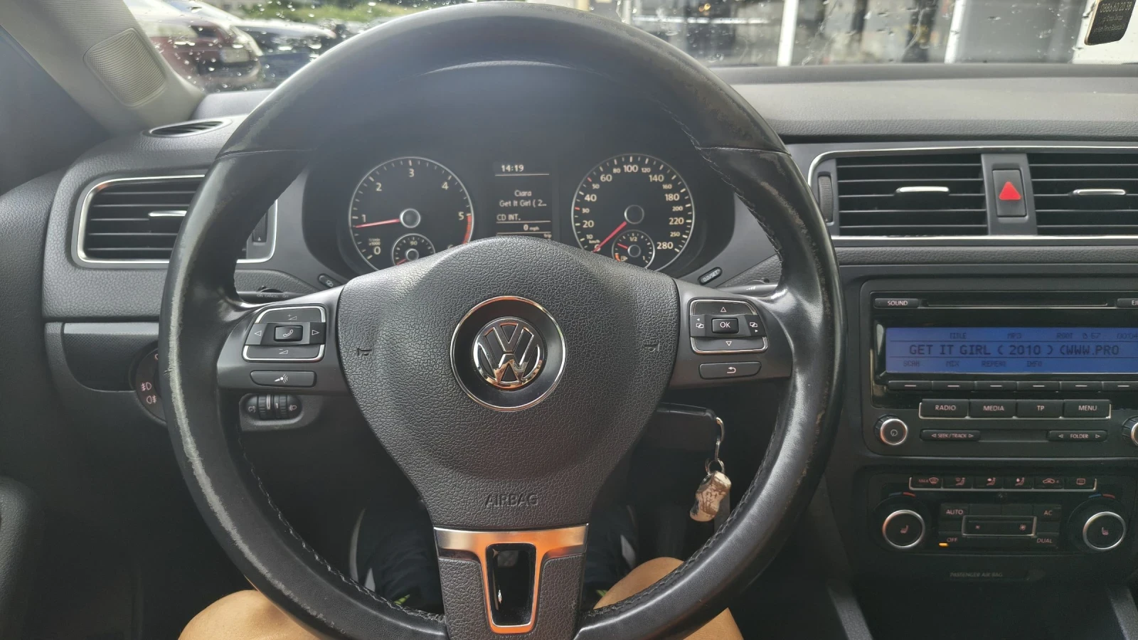 VW Jetta 1.6 tdi 105, снимка 12 - Автомобили и джипове - 54930784