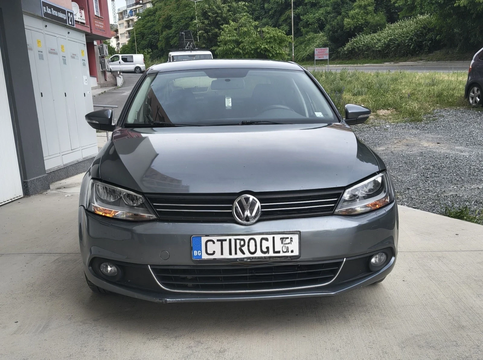 VW Jetta 1.6 tdi 105, снимка 5 - Автомобили и джипове - 54930784