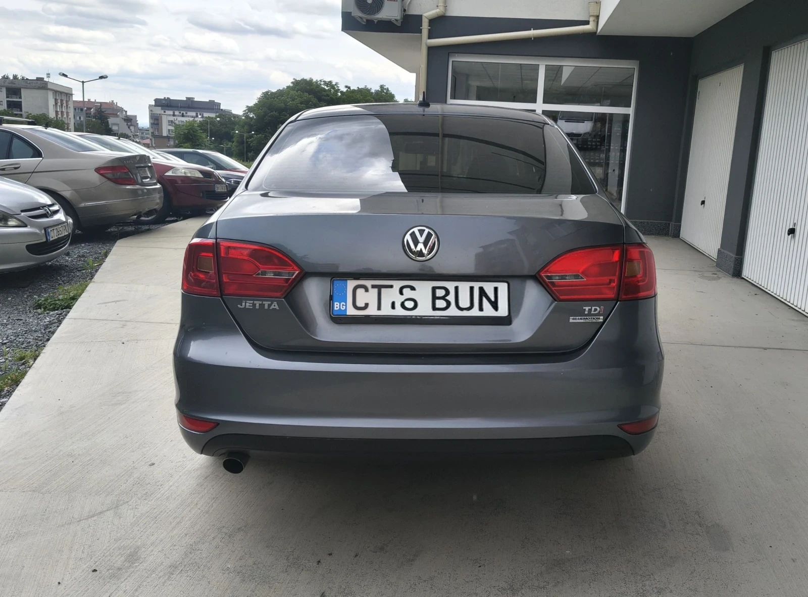 VW Jetta 1.6 tdi 105, снимка 3 - Автомобили и джипове - 54930784