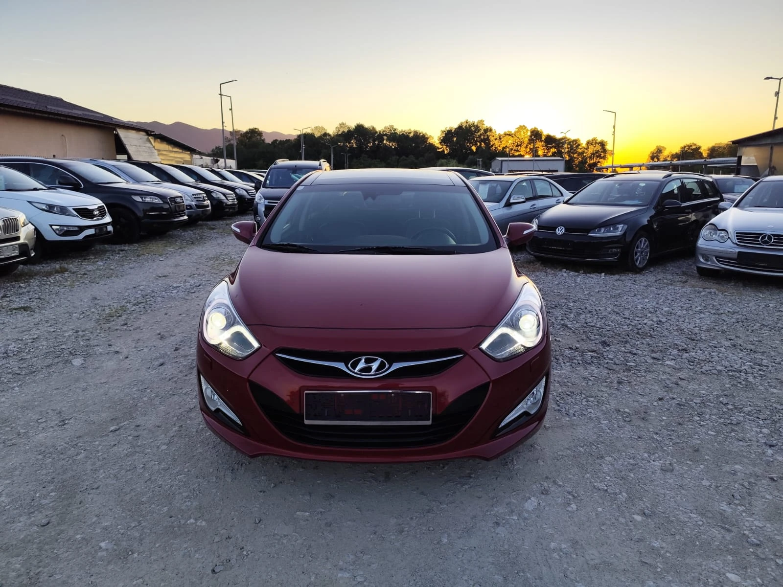 Hyundai I40 1.7 дизел Автомат , снимка 2 - Автомобили и джипове - 54944562