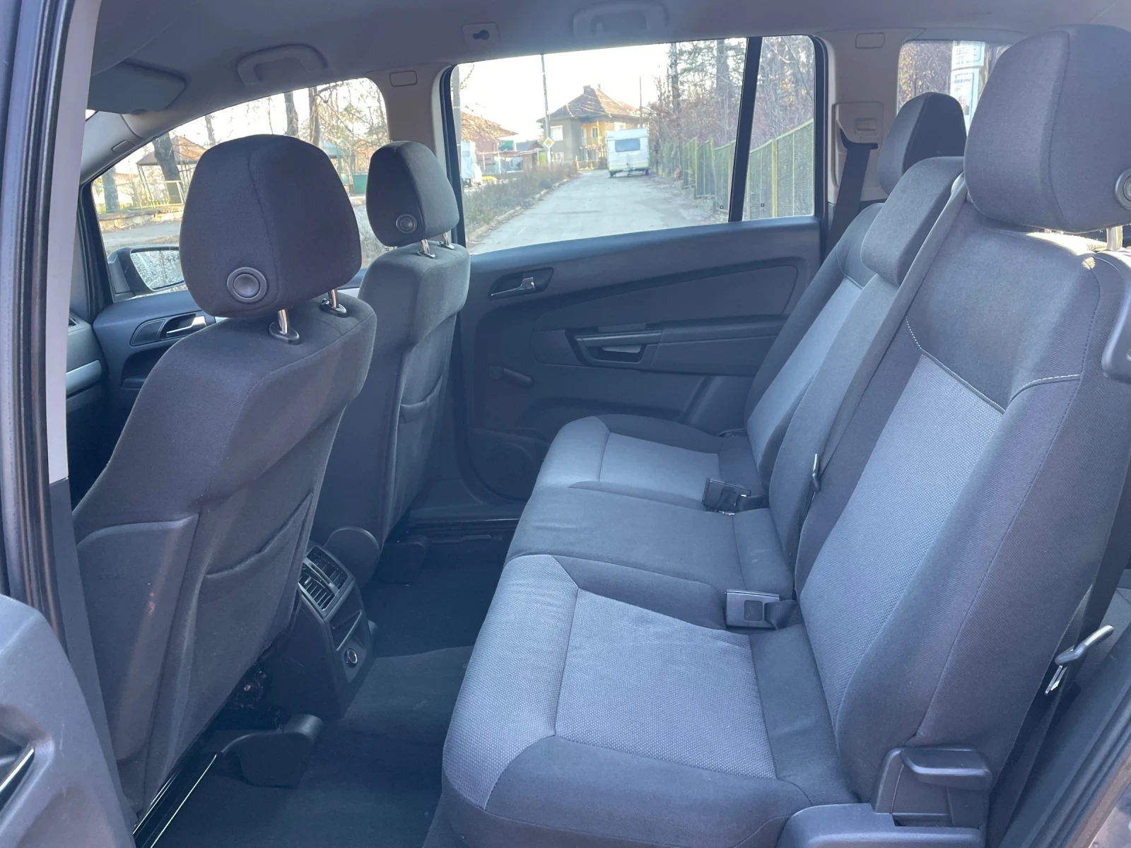 Opel Zafira, снимка 8 - Автомобили и джипове - 55236225