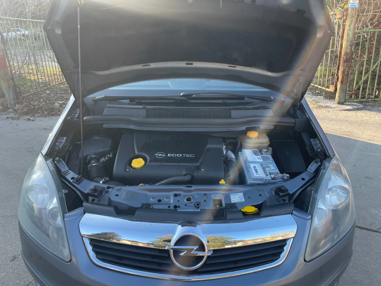 Opel Zafira, снимка 13 - Автомобили и джипове - 55236225
