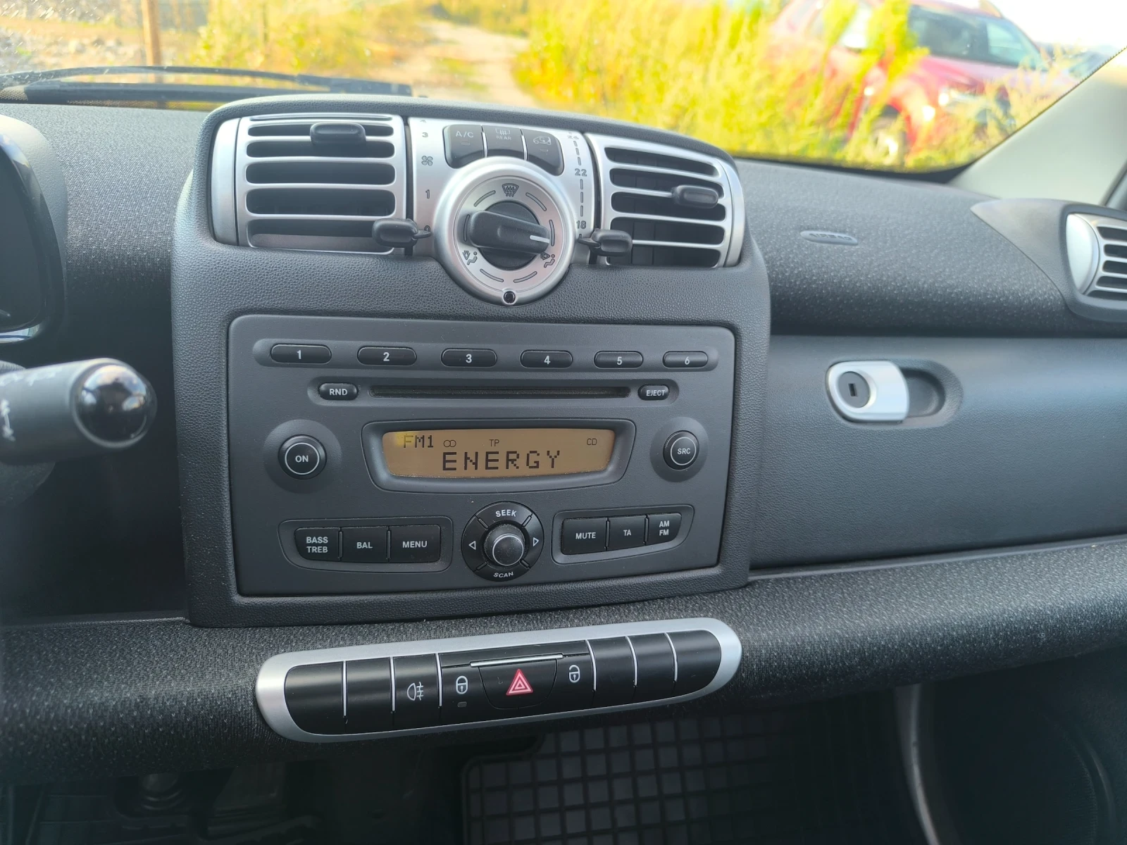 Smart Fortwo Smart Fortwo Mhd 1, 0i 71ps най-здравия двигател, снимка 11 - Автомобили и джипове - 55796512