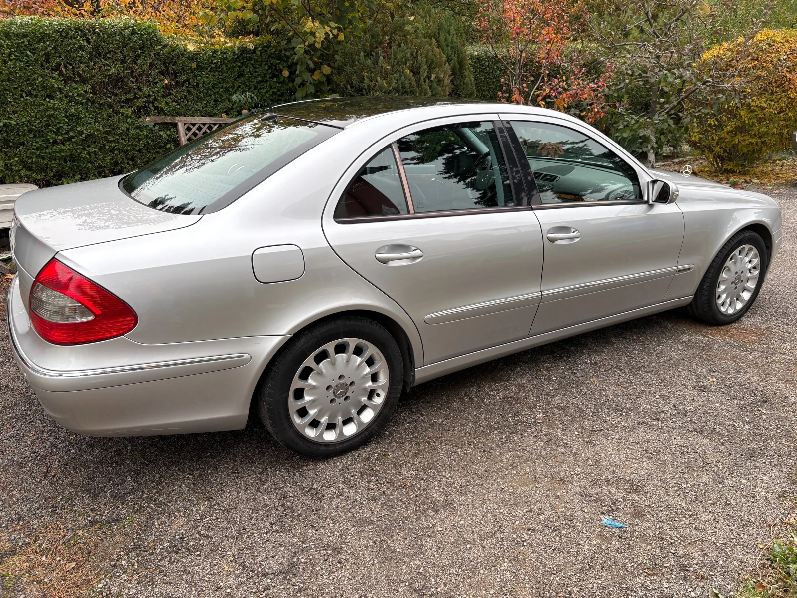 Mercedes-Benz E 320, снимка 3 - Автомобили и джипове - 56750765