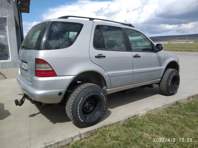 Mercedes-Benz ML 320, снимка 2 - Автомобили и джипове - 49179512