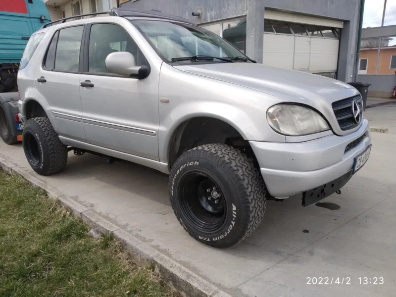 Mercedes-Benz ML 320, снимка 1 - Автомобили и джипове - 47870859