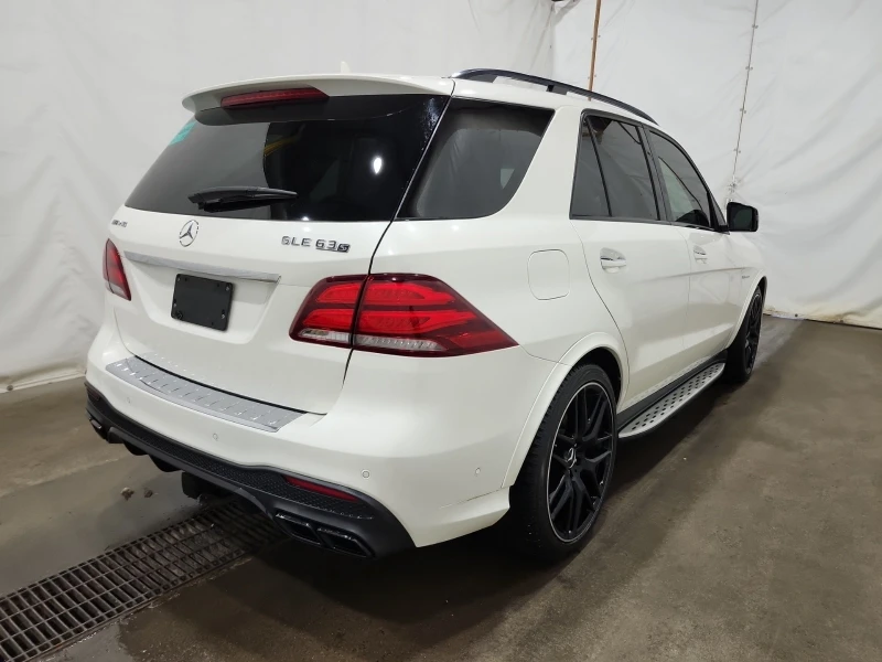 Mercedes-Benz GLE 63 S AMG 6.3 S AMG* * CARFAX * * АВТО КРЕДИТ * * , снимка 5 - Автомобили и джипове - 53272552