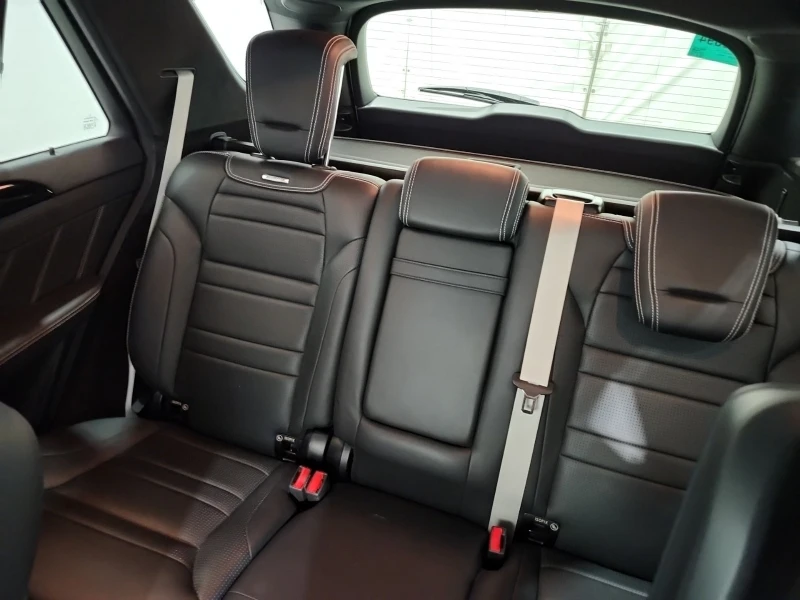 Mercedes-Benz GLE 63 S AMG 6.3 S AMG* * CARFAX * * АВТО КРЕДИТ * * , снимка 10 - Автомобили и джипове - 53272552