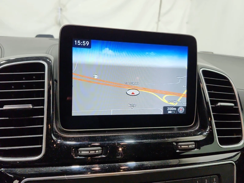 Mercedes-Benz GLE 63 S AMG 6.3 S AMG* * CARFAX * * АВТО КРЕДИТ * * , снимка 9 - Автомобили и джипове - 53272552