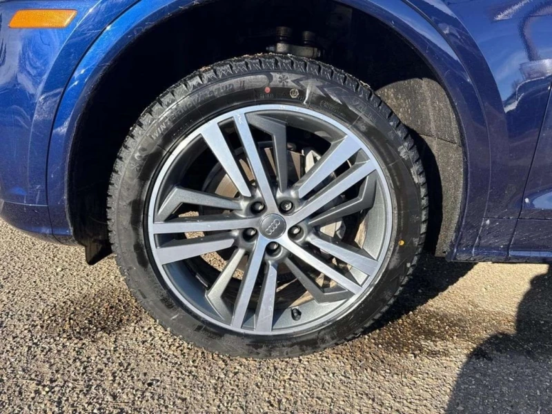 Audi Q5 * CARFAX * ДИСТРОНИК* ФИКСИРАНА ЦЕНА* , снимка 6 - Автомобили и джипове - 53467220