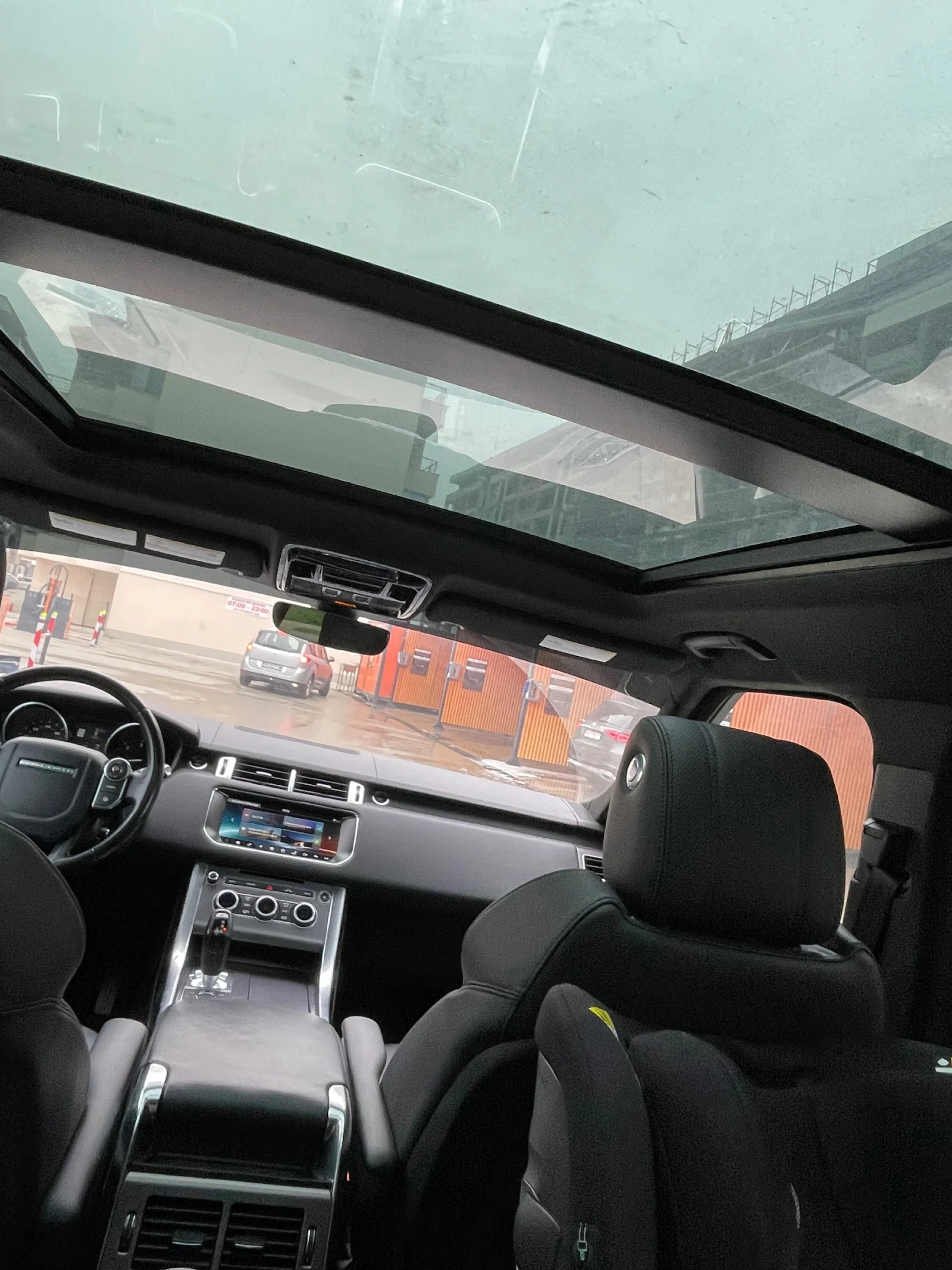 Land Rover Range Rover Sport 3.0 Shadow Line, 132000км, снимка 9 - Автомобили и джипове - 53310776